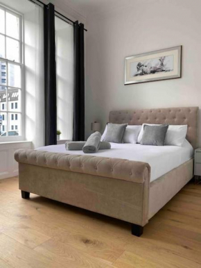 Grand Apartment on HOE/BARBICAN Allocated PARKING!